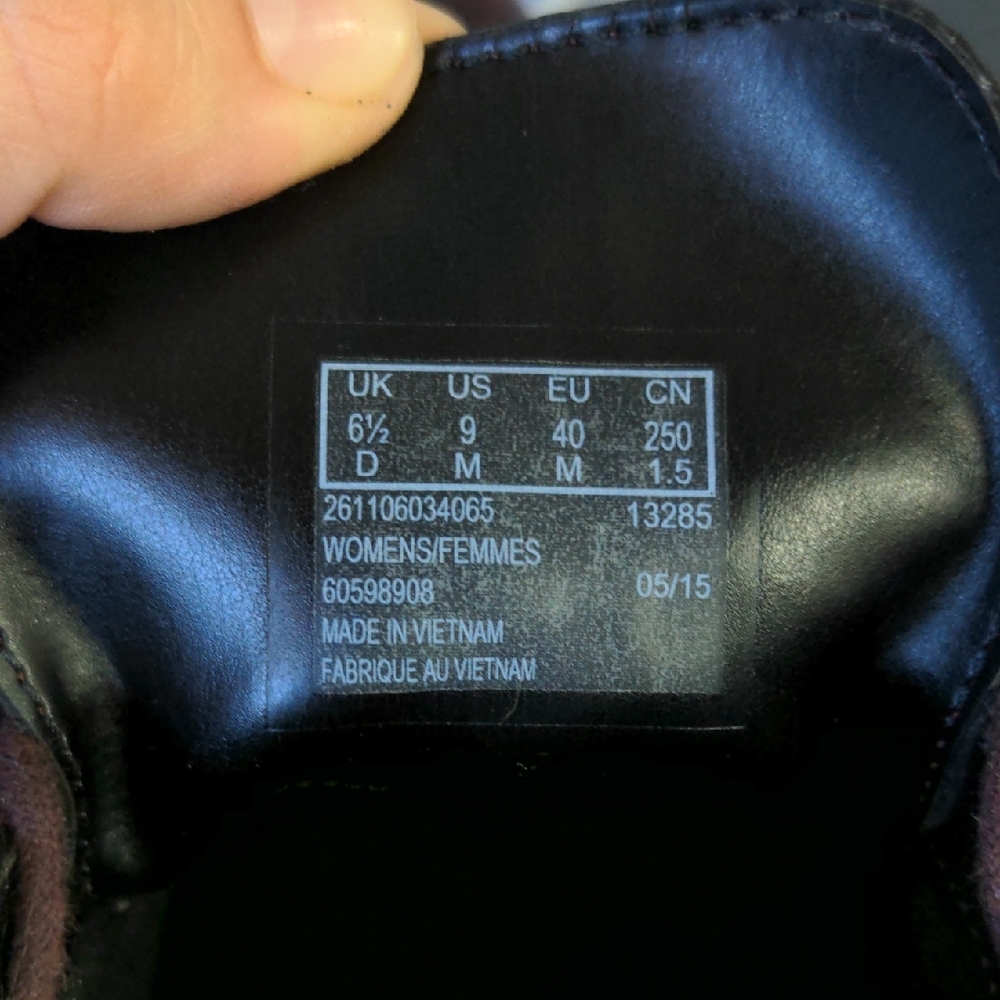 Clarks Deep Burgundy Leather Boots - Picture 4 of 7